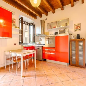 https://rosso-milano-apartment-navigli-area-retreat.it-lombardy.com